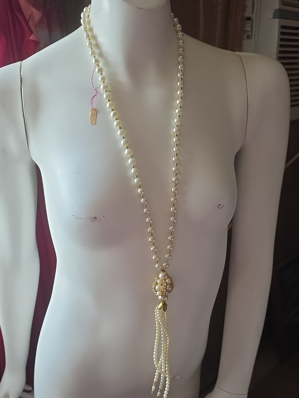 Elegant Likely False Pearl Weighty Tassel Necklace - Ivory And Gold Vintage